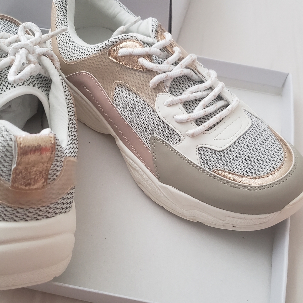 🎉HOST PICK🎉 Steve Madden Shirli Sneakers - Picture 4 of 5